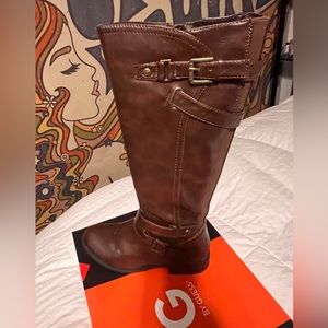 GUESS Women’s tall boots, good condition, dark brown